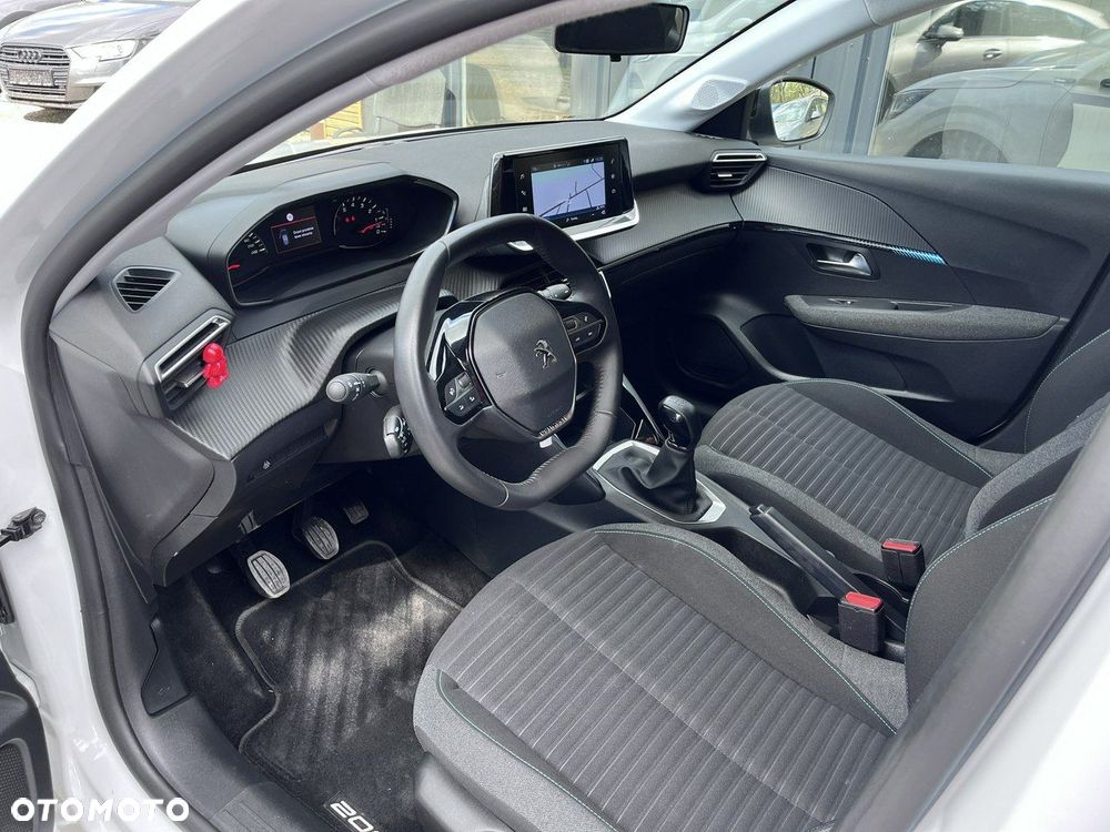 Peugeot 208 - 21