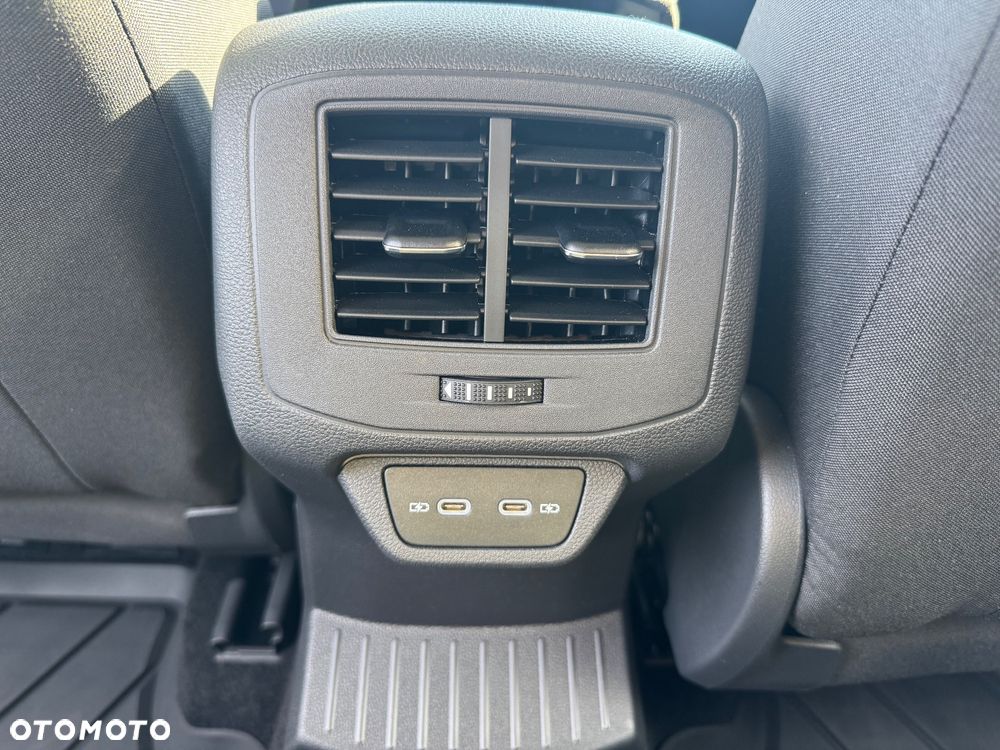 Volkswagen T-Roc - 14