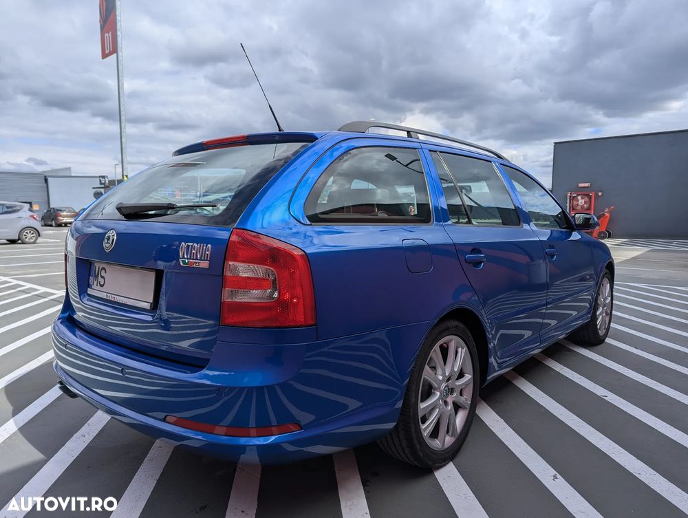Skoda Octavia 2.0 TDI CR DPF RS - 7