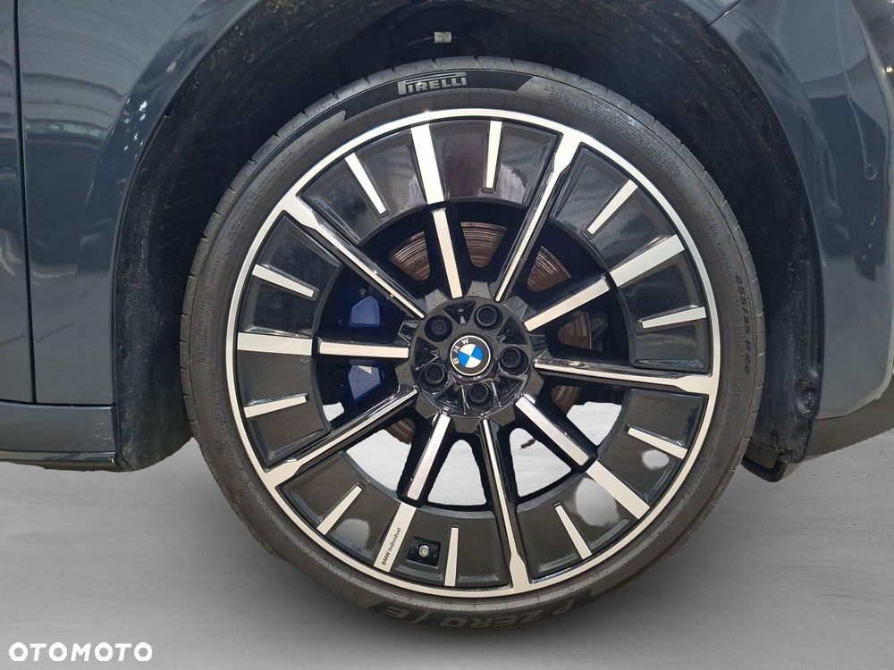 BMW iX3 - 10
