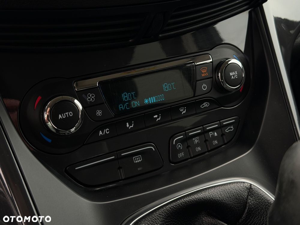 Ford Kuga 2.0 TDCi 4x4 ST-Line - 33