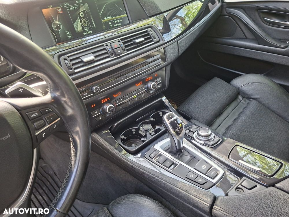 BMW Seria 5 530d xDrive Sport-Aut. Modern Line - 12
