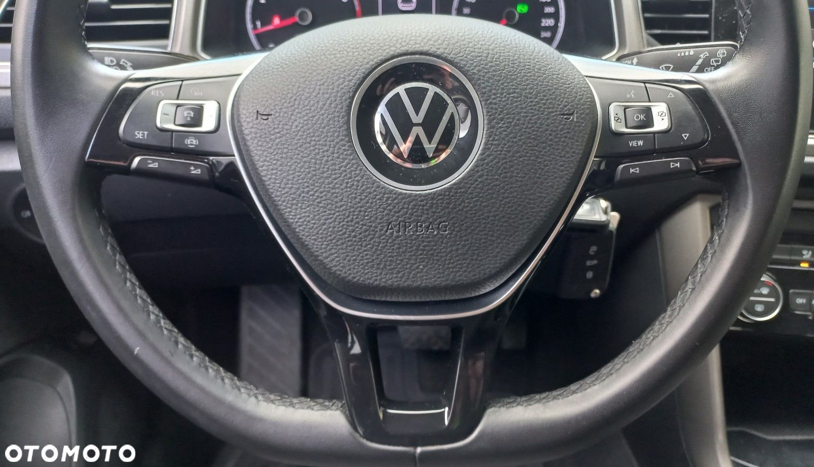 Volkswagen T-Roc - 19