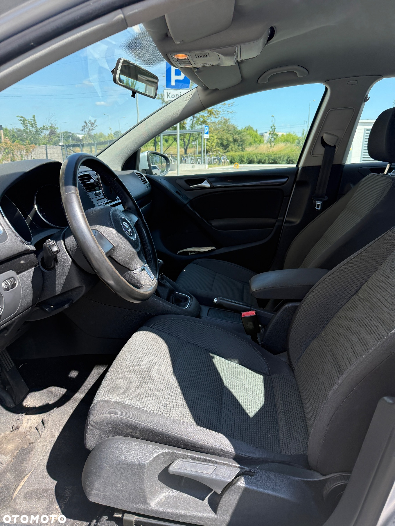 Volkswagen Golf VI 1.6 TDI Comfortline - 6