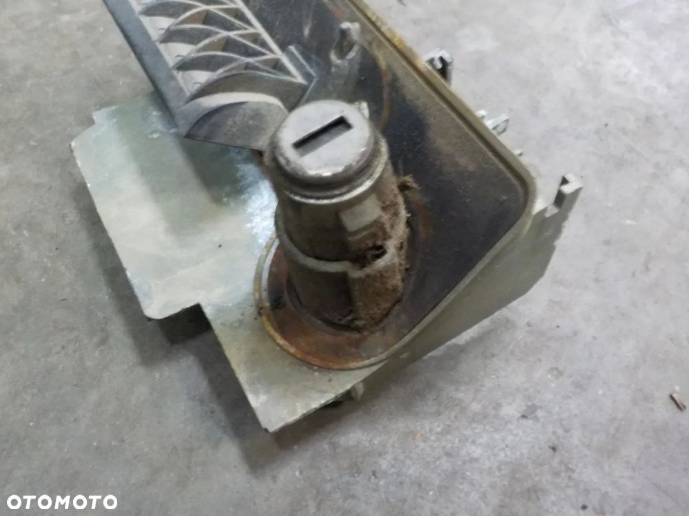 VW T5 KLAMKI ZAMKI WKŁADKI STACYJKA KLUCZ KOMPLET ZAMKÓW WKŁADKA TYŁ - 4