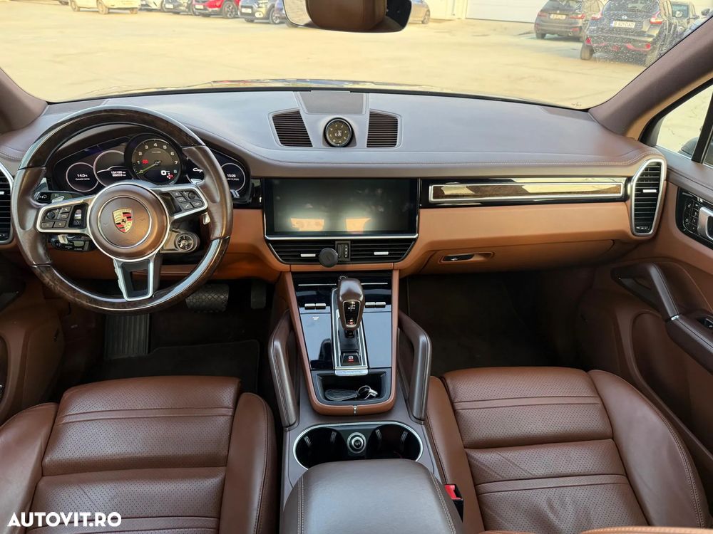 Porsche Cayenne - 9
