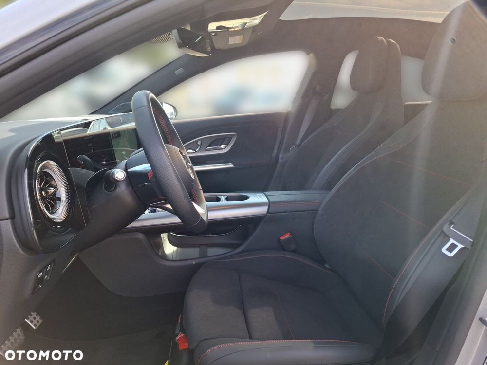 Mercedes-Benz CLA 200 mHEV 8G-DCT - 14