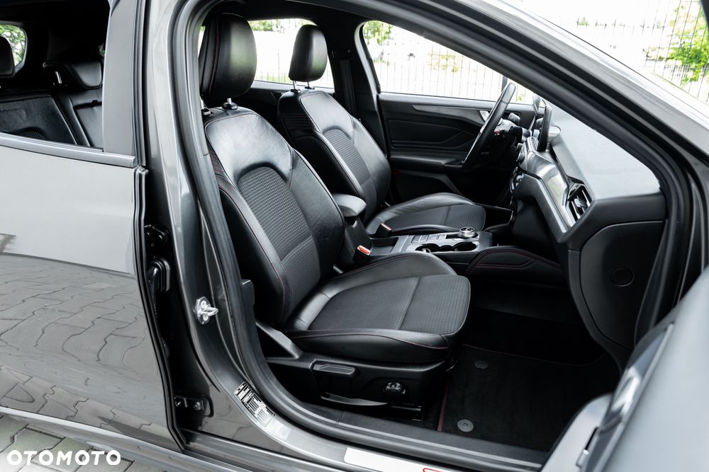 Ford Focus 1.0 EcoBoost Start-Stopp-System ST-LINE X - 23