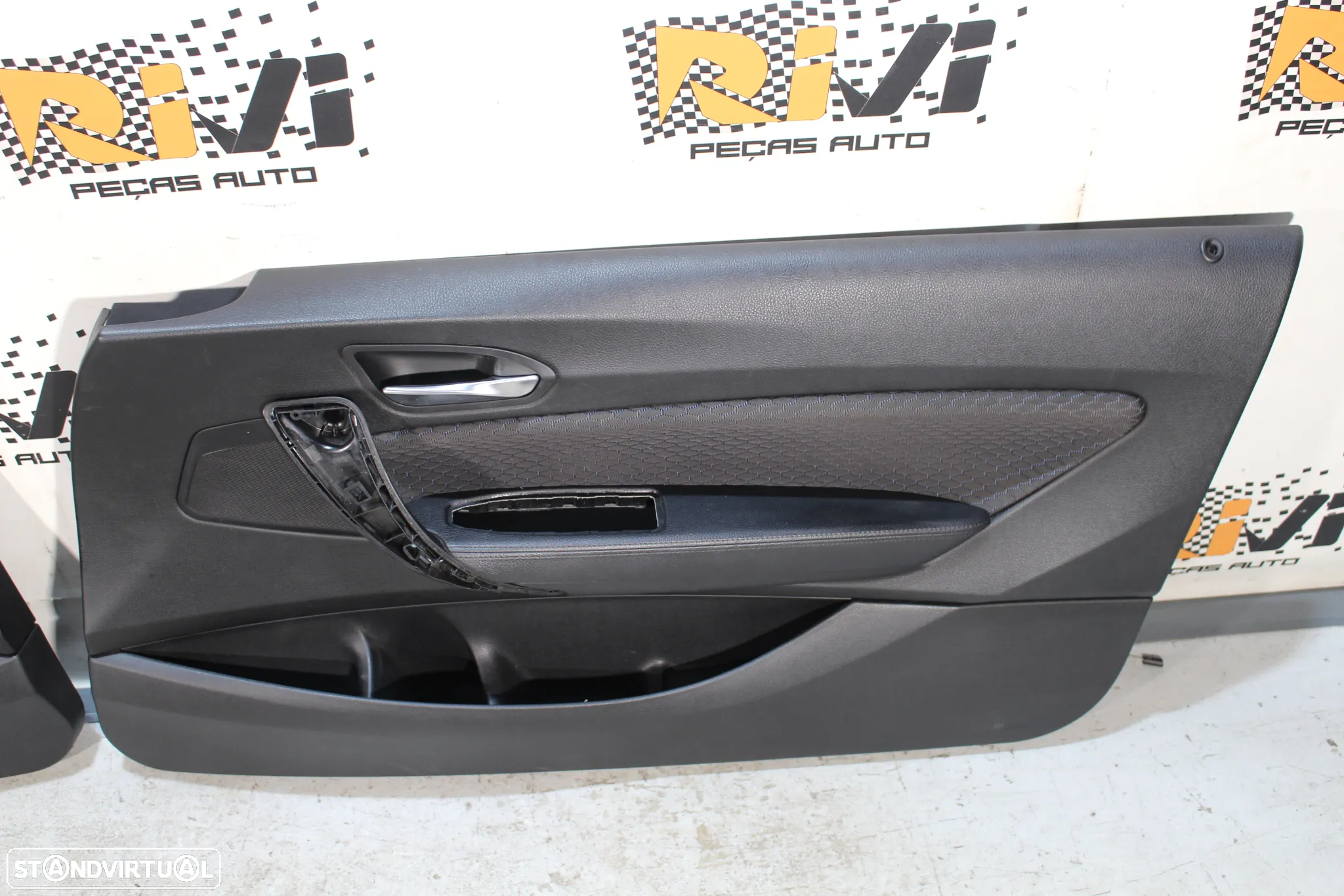 Bancos BMW Serie 2 F22 Pack M em Alcântara com Quartelas - 24