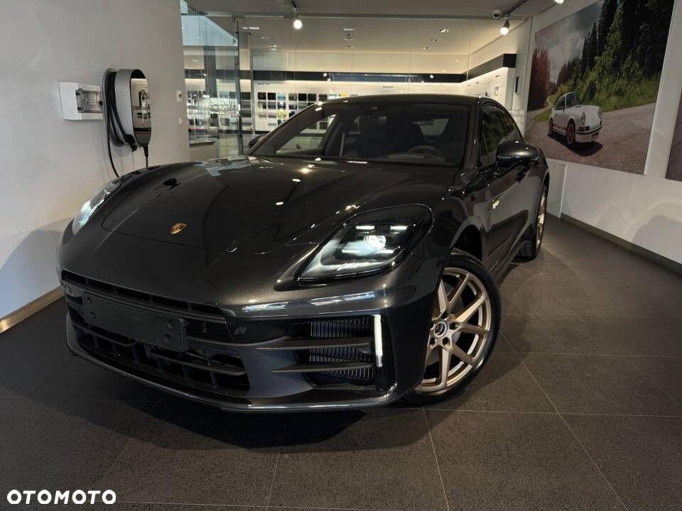 Porsche Panamera 4S E-Hybrid PHEV - 12