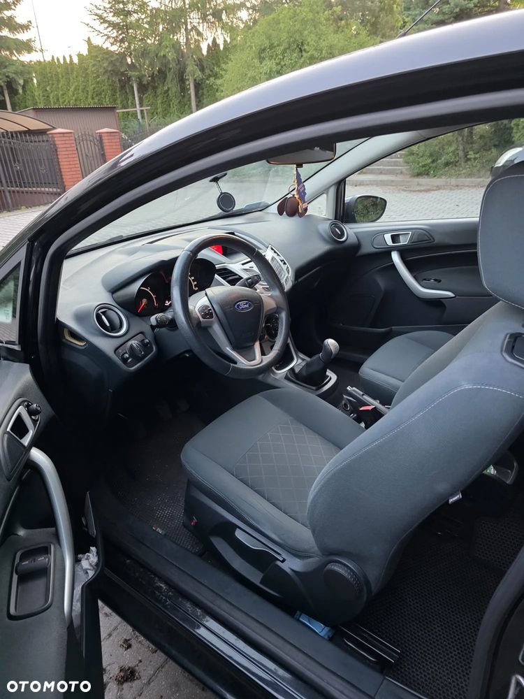 Ford Fiesta - 16