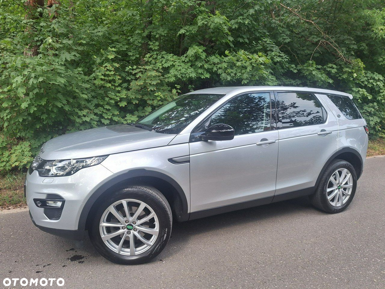 Land Rover Discovery Sport - 27