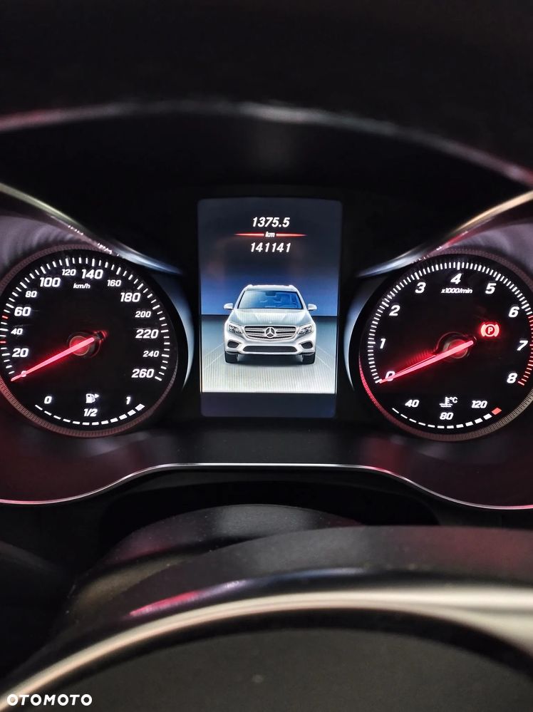 Mercedes-Benz GLC - 13