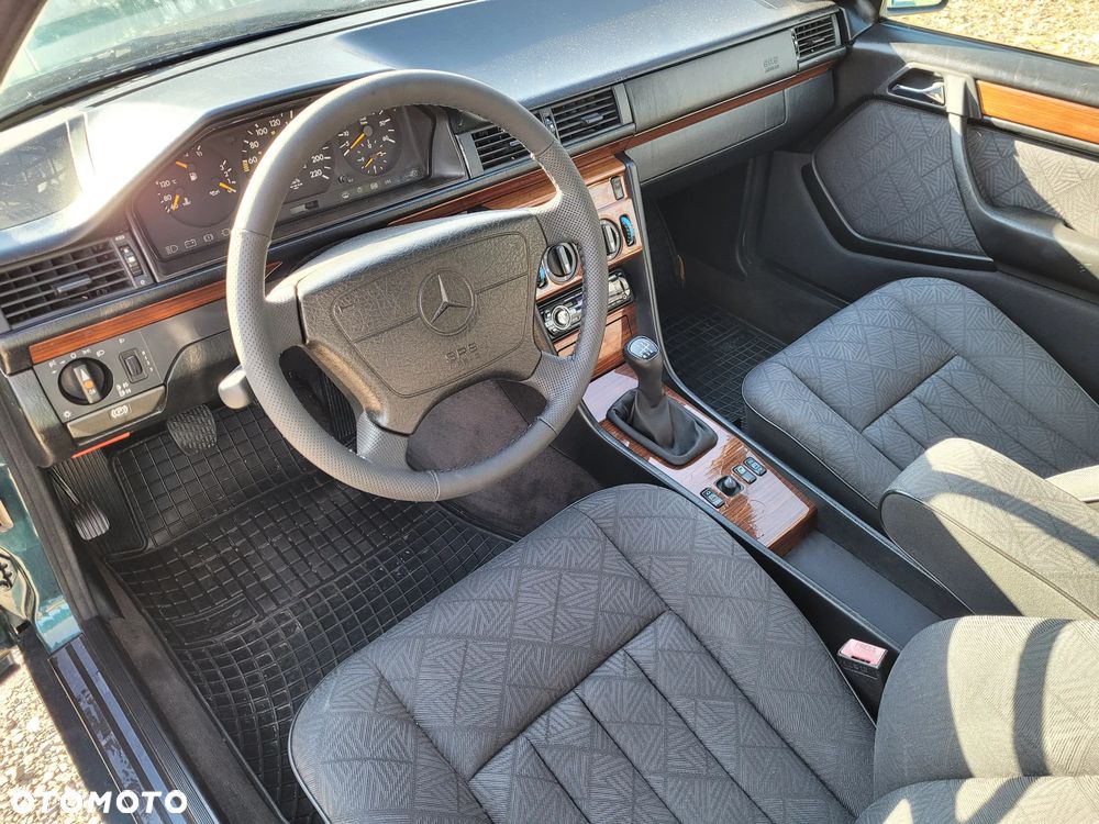 Mercedes-Benz Klasa E - 36