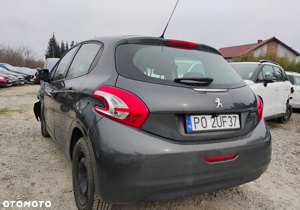Peugeot 208 - 4