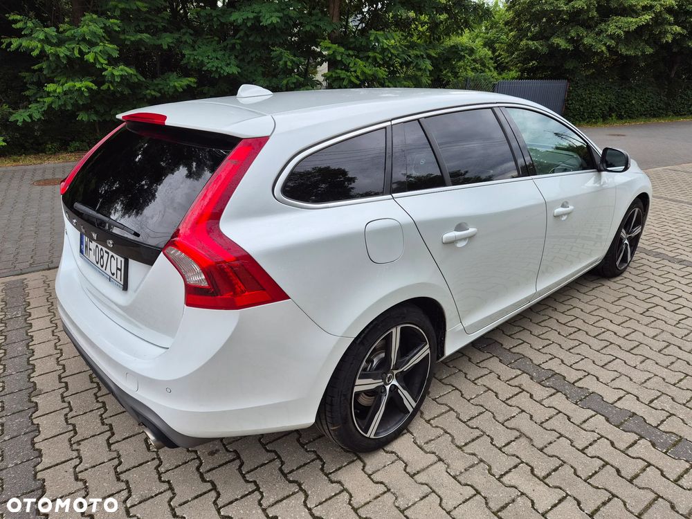 Volvo V60 D4 Drive-E R-Design Momentum - 4