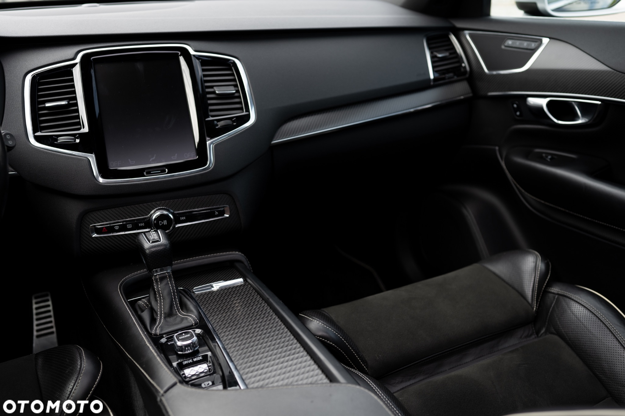 Volvo XC 90 T6 AWD R-Design 7os - 31