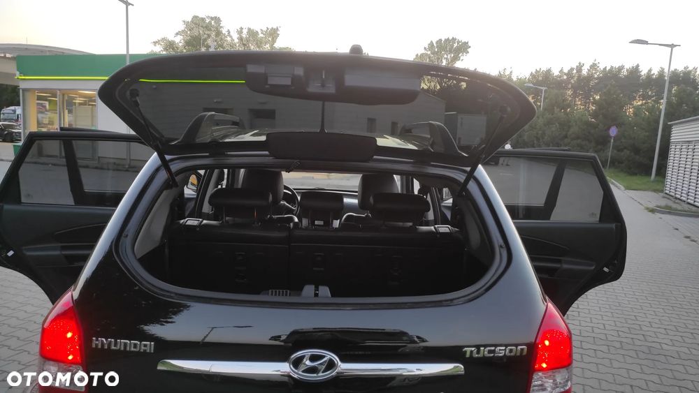 Hyundai Tucson 2.0 Comfort 2WD - 27