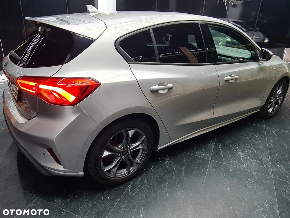 Ford Focus 1.5 EcoBlue Start-Stopp-System ST-LINE X - 17