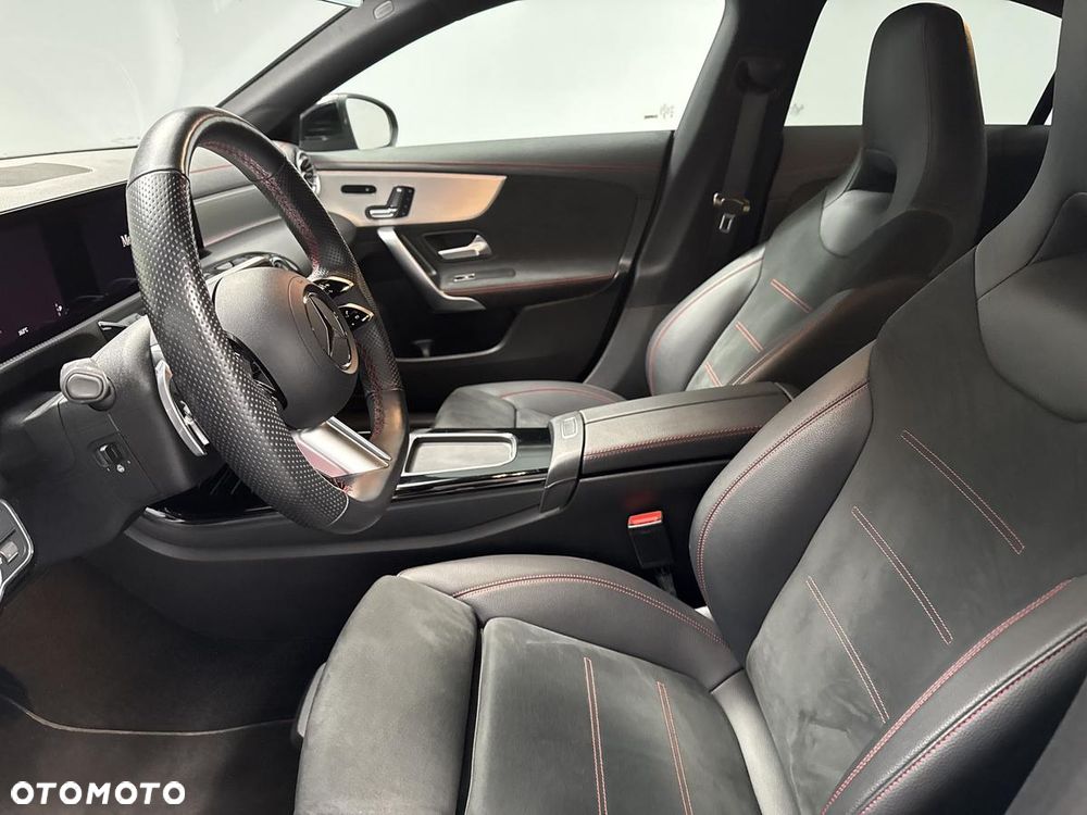 Mercedes-Benz CLA 200 mHEV AMG Line 7G-DCT - 13