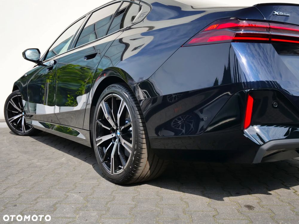 BMW Seria 5 520d xDrive - 13