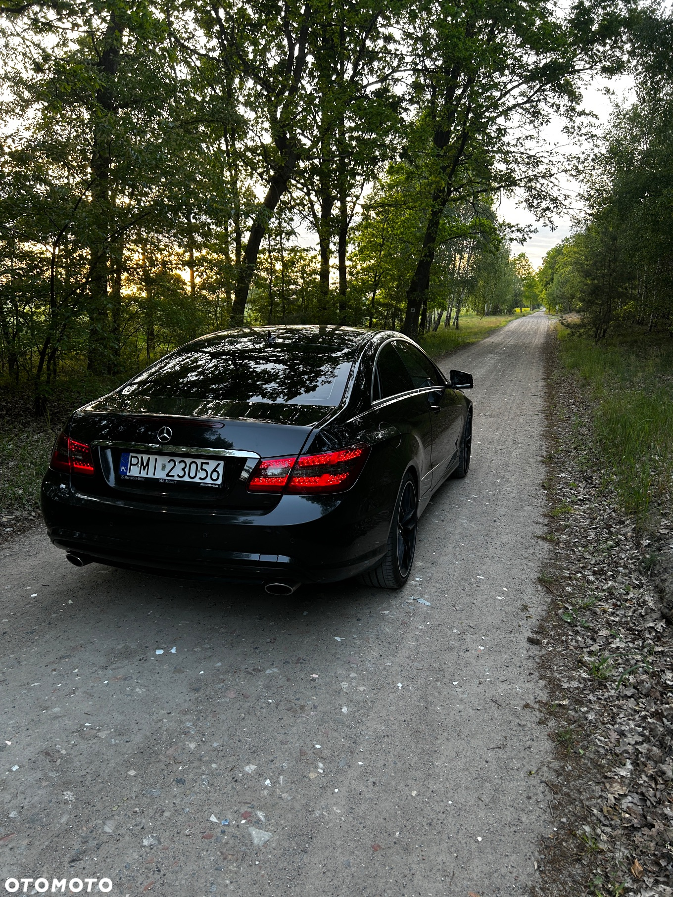 Mercedes-Benz Klasa E 350 CDI DPF Coupe BlueEFFICIENCY 7G-TRONIC Avantgarde - 4