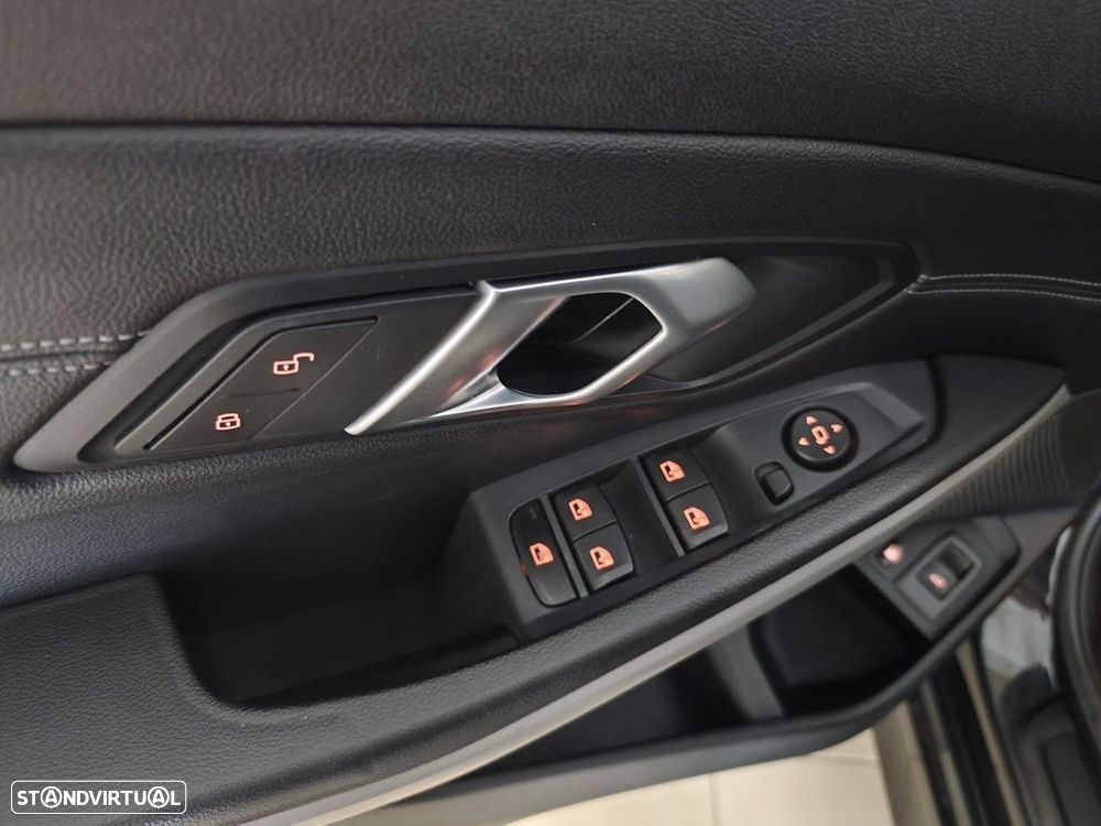 BMW 320 e Touring Auto - 18