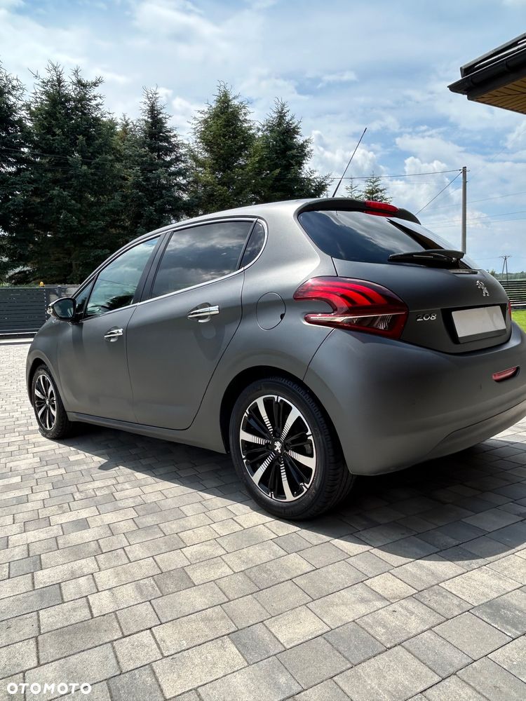 Peugeot 208 - 5