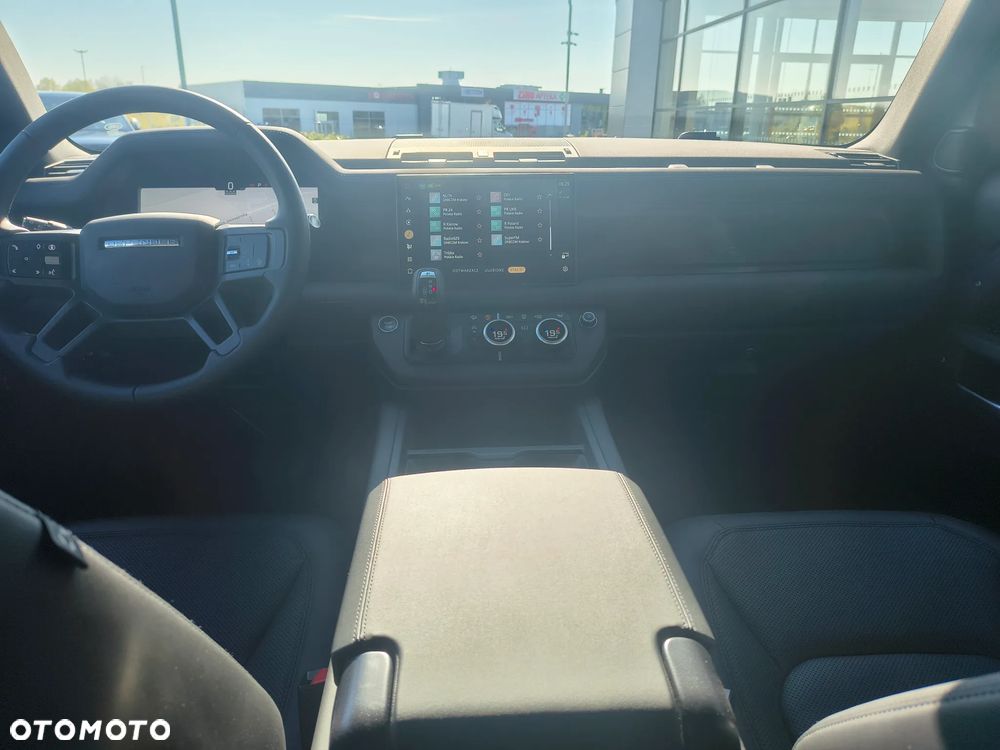 Land Rover Defender 3.0 D250 mHEV X-Dynamic SE - 12