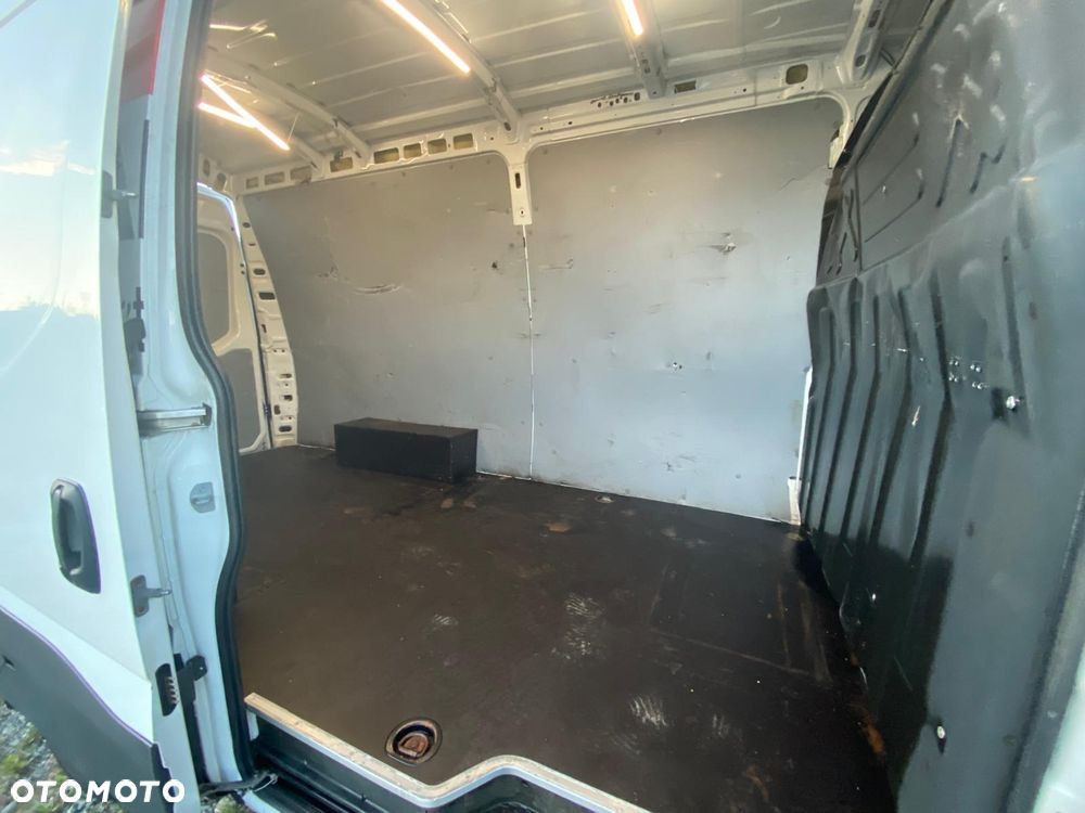 Iveco DAILY - 10