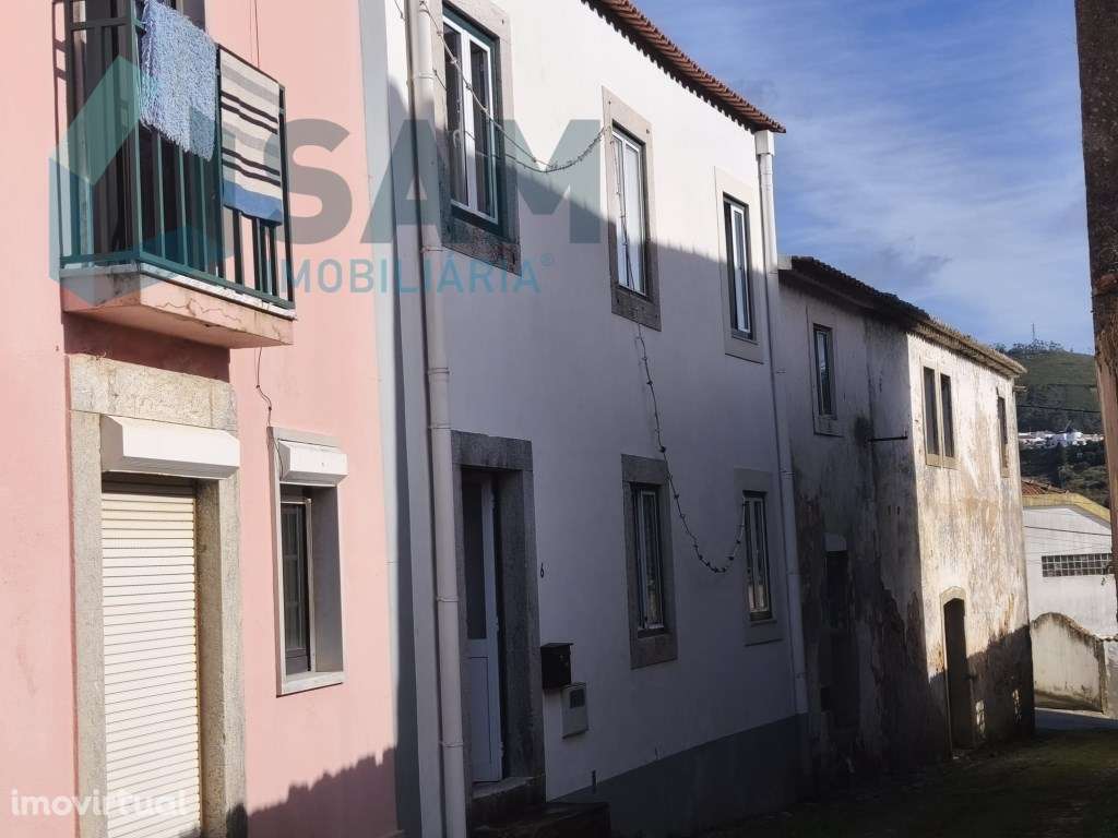 Moradia com Pavilhão e Potencial de Construção até 3 Andares - Grande imagem: 3/24