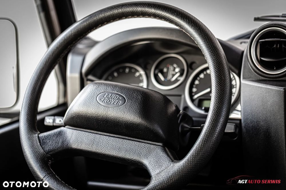 Land Rover Defender 90 2.4 TD4 SE - 24