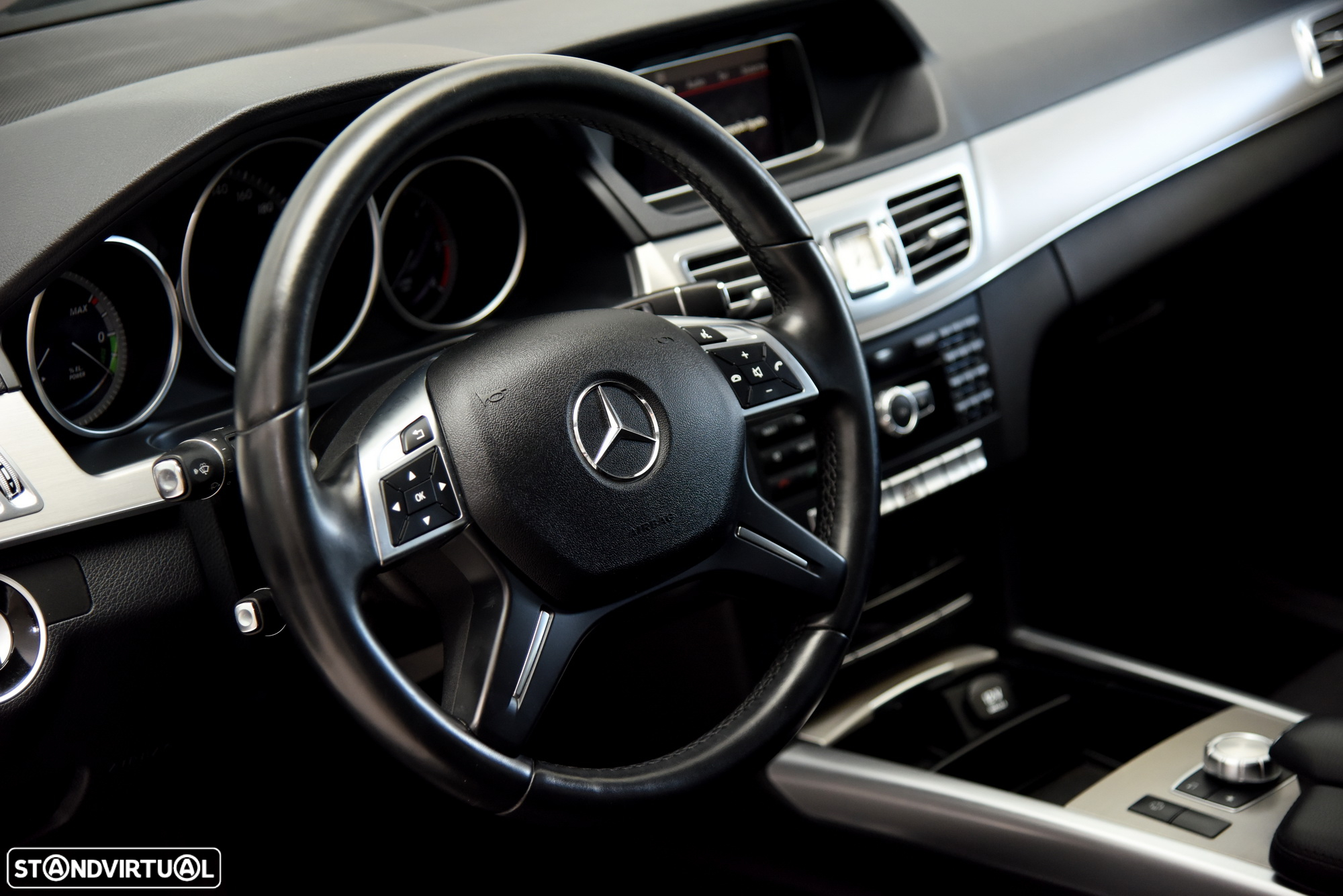 Mercedes-Benz E 300 Bluetec Hybrid Avantgarde - 16