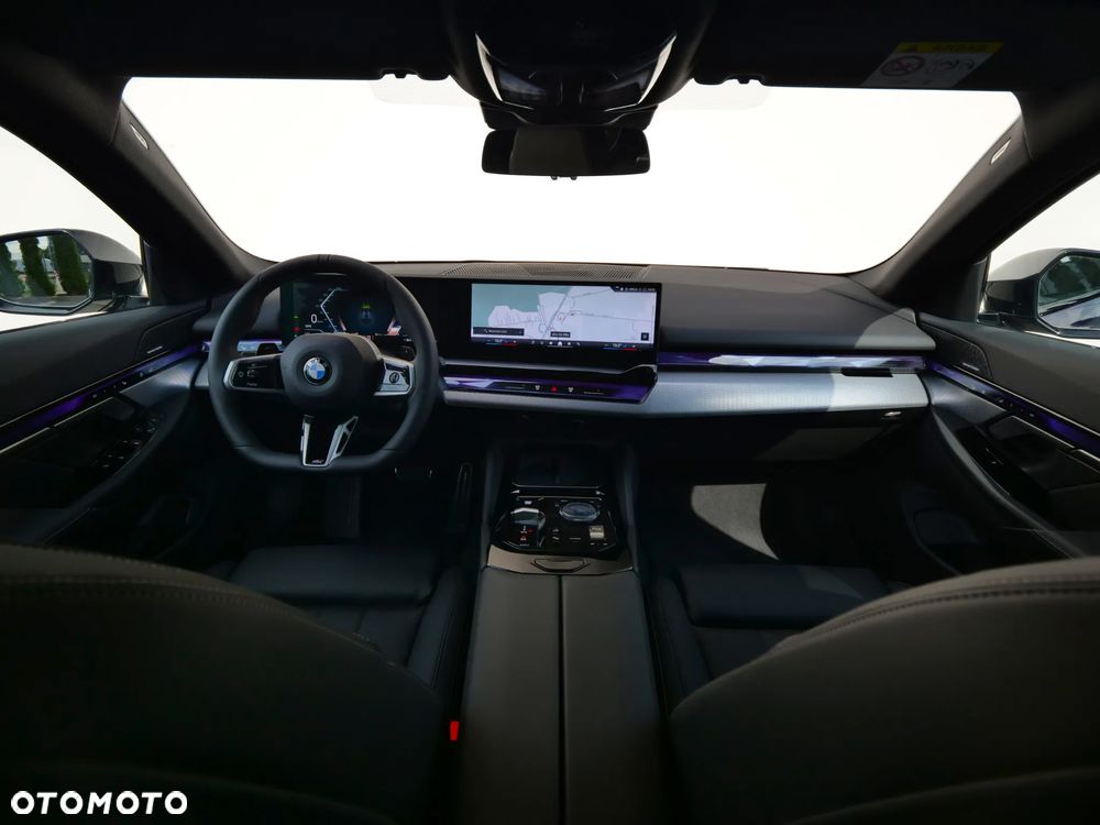 BMW Seria 5 520d xDrive - 14