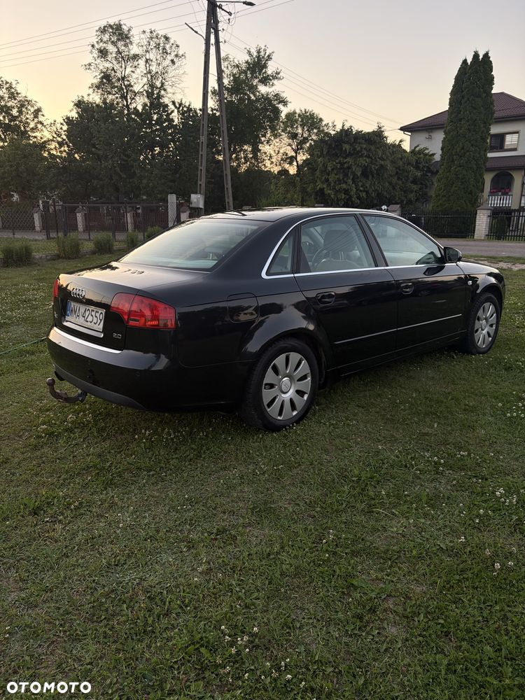 Audi A4 Limousine - 4