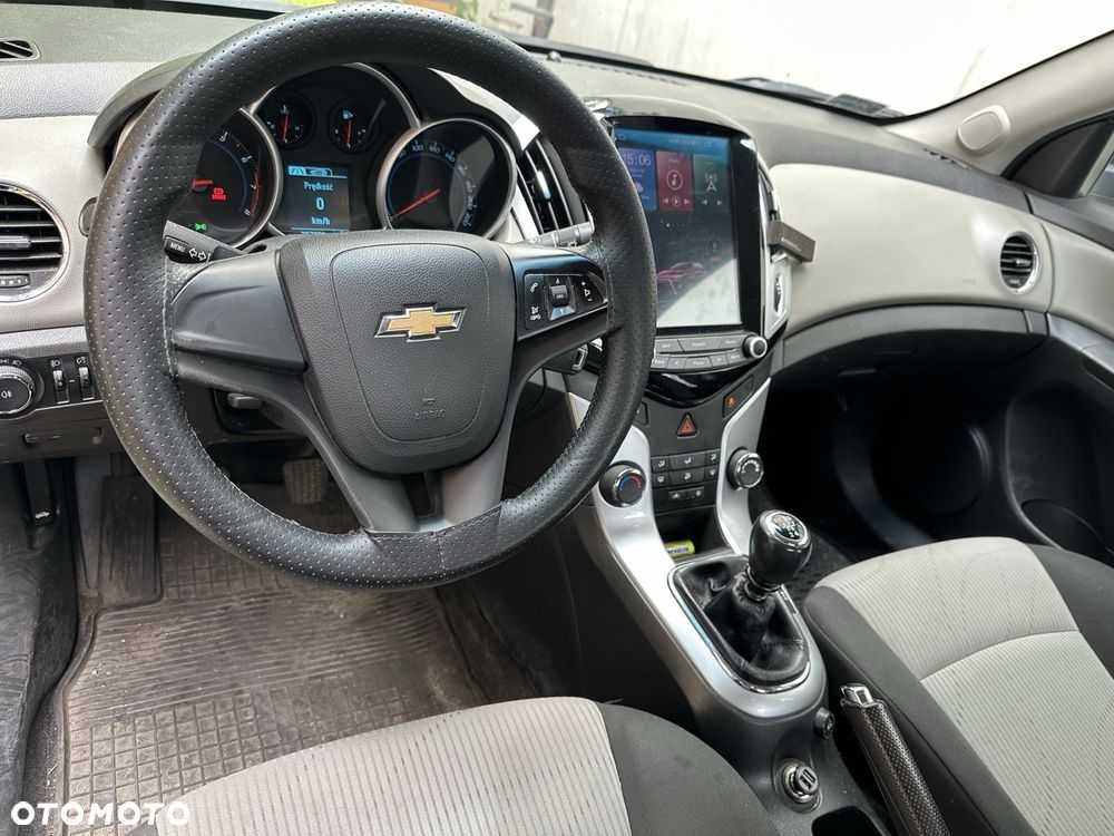Chevrolet Cruze - 8