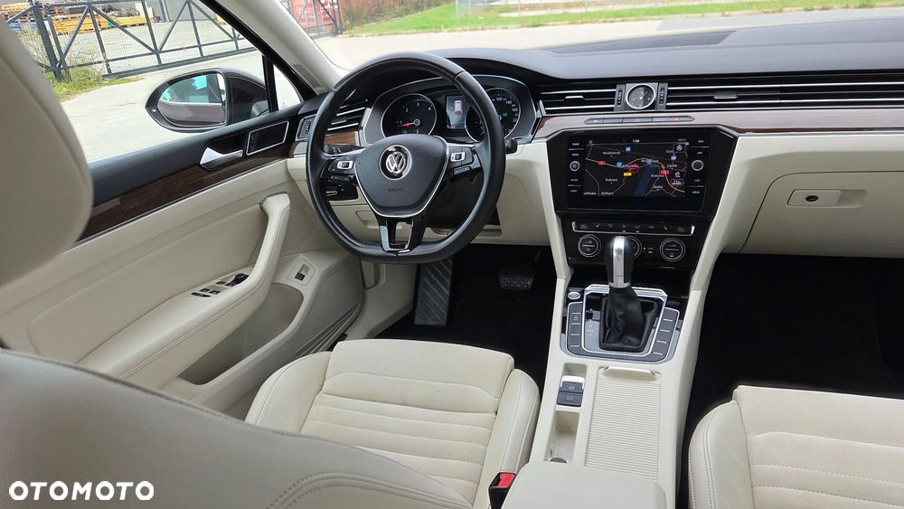Volkswagen Passat Variant 2.0 TDI DSG (BlueMotion Technology) Highline - 31