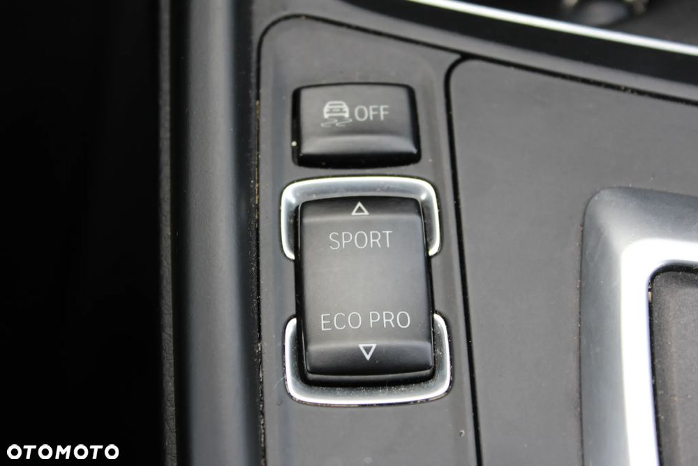 BMW Seria 3 320i Sport-Aut - 25