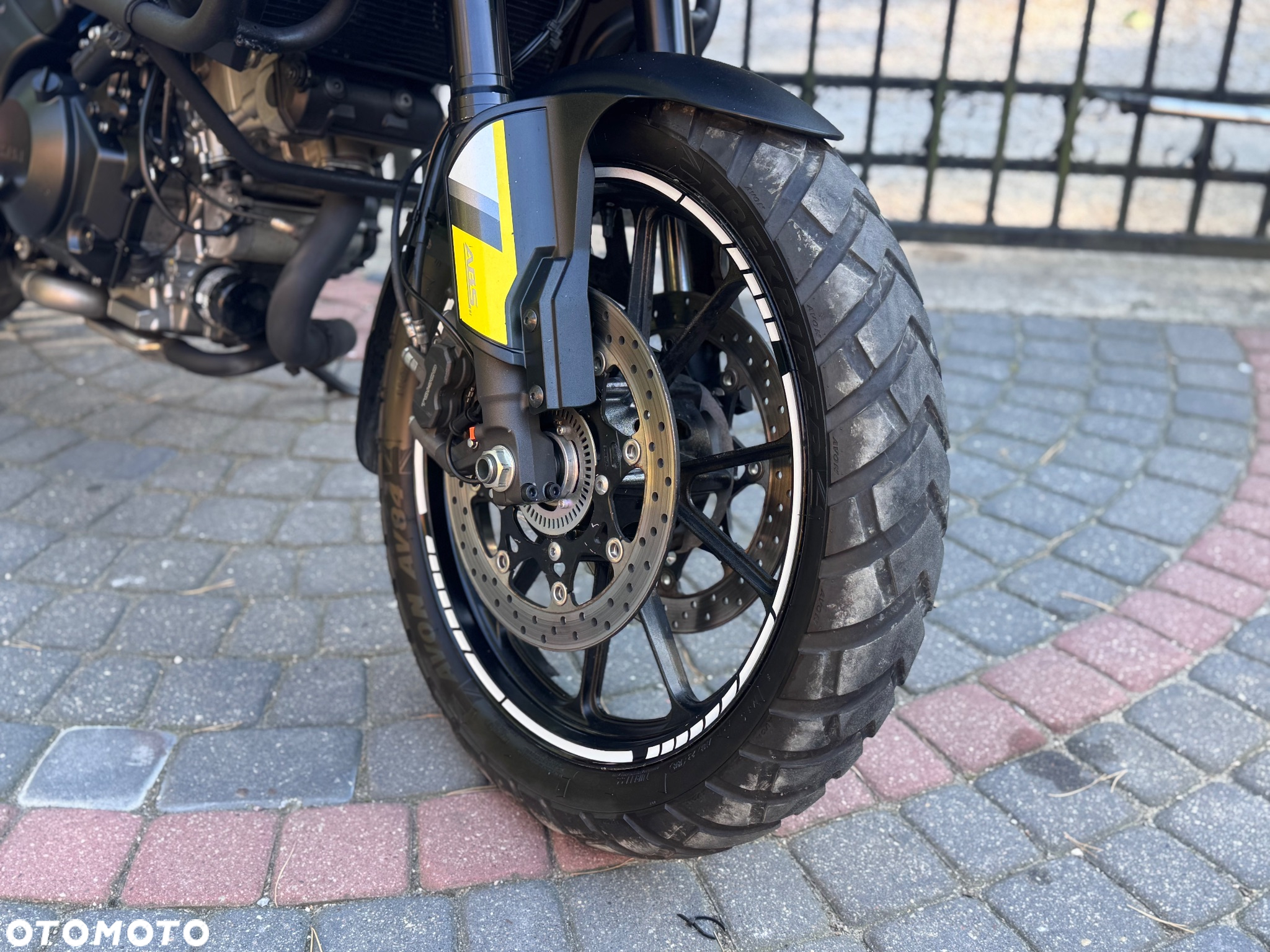 Suzuki DL - 21