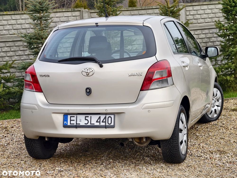 Toyota Yaris 1.33 Premium - 29