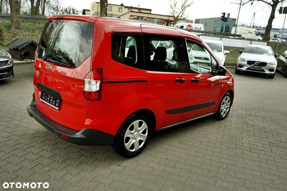 Ford Transit Courier - 8