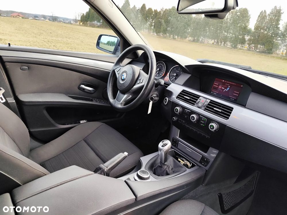 BMW Seria 5 525d - 10