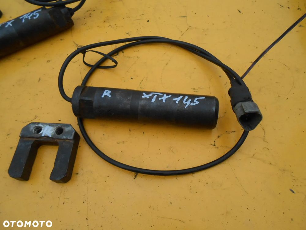 Sworzeń bolec siły uciągu ramion McCormick XTX145 - 3