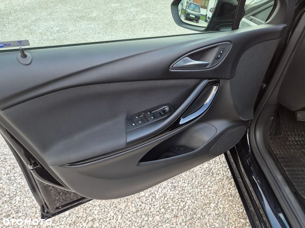 Opel Astra 1.6 CDTI Cosmo - 16