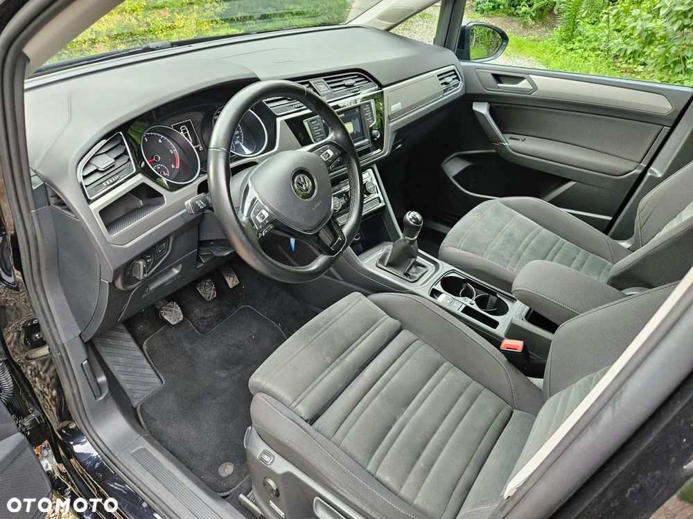 Volkswagen Touran 2.0 TDI SCR Comfortline - 14