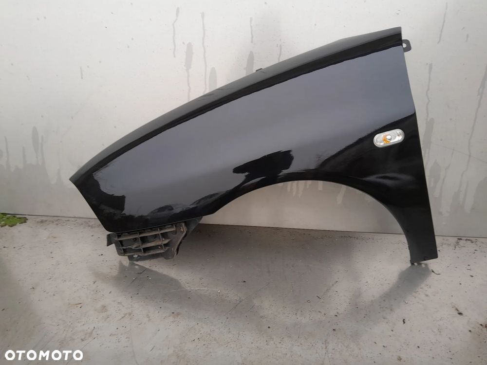 błotnik Seat Ibiza 3  LC9Z - 2