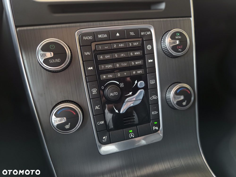 Volvo V60 Cross Country D4 Geartronic Summum - 26