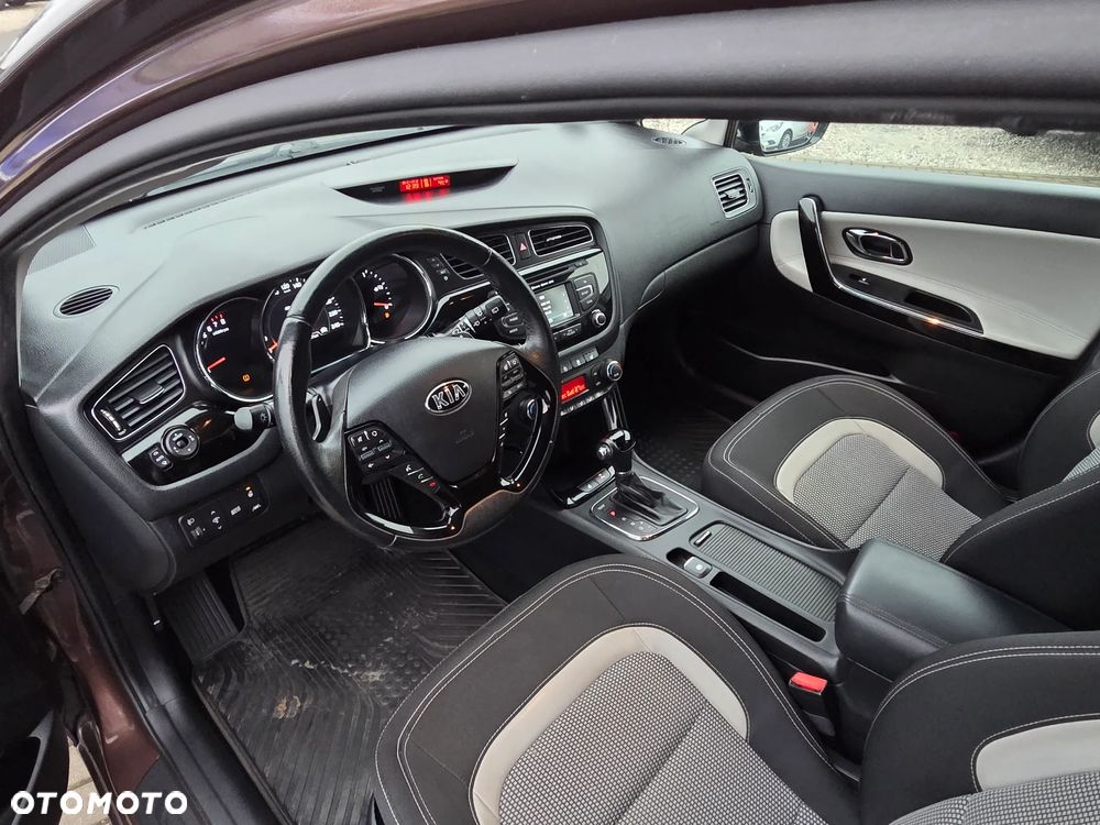 Kia Ceed 1.6 GDI DCT Platinum Edition - 18