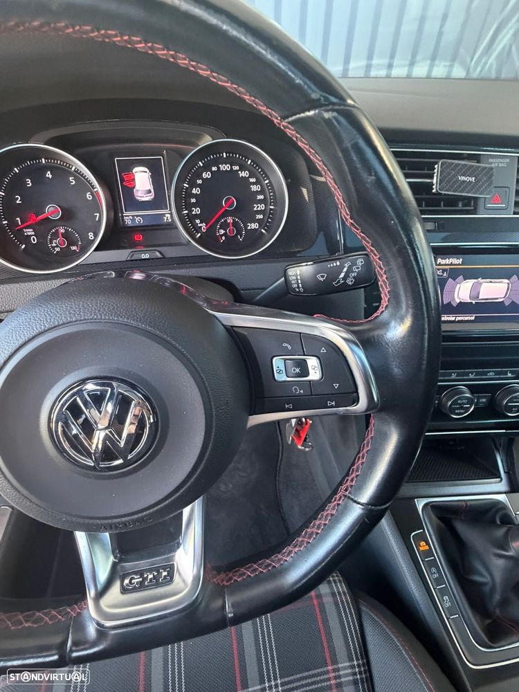 VW Golf 2.0 TSi GTi - 16