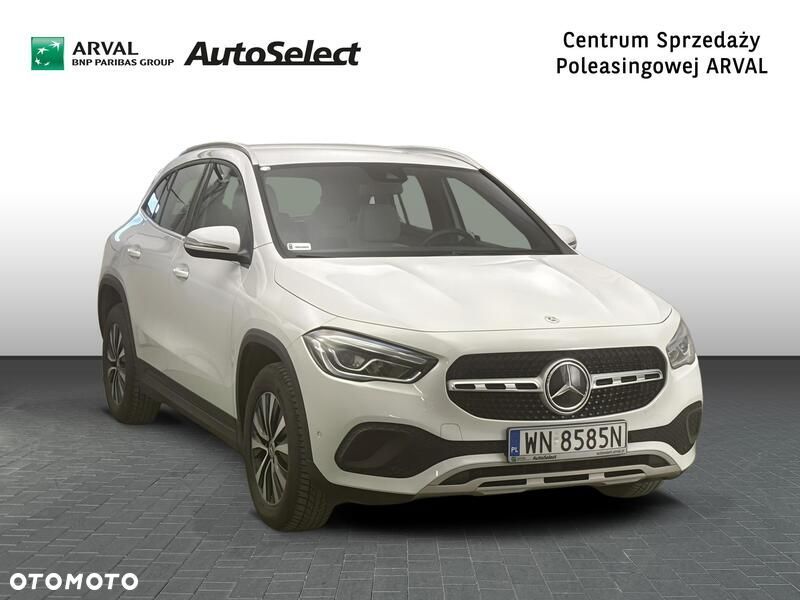Mercedes-Benz GLA 200 Style - 8